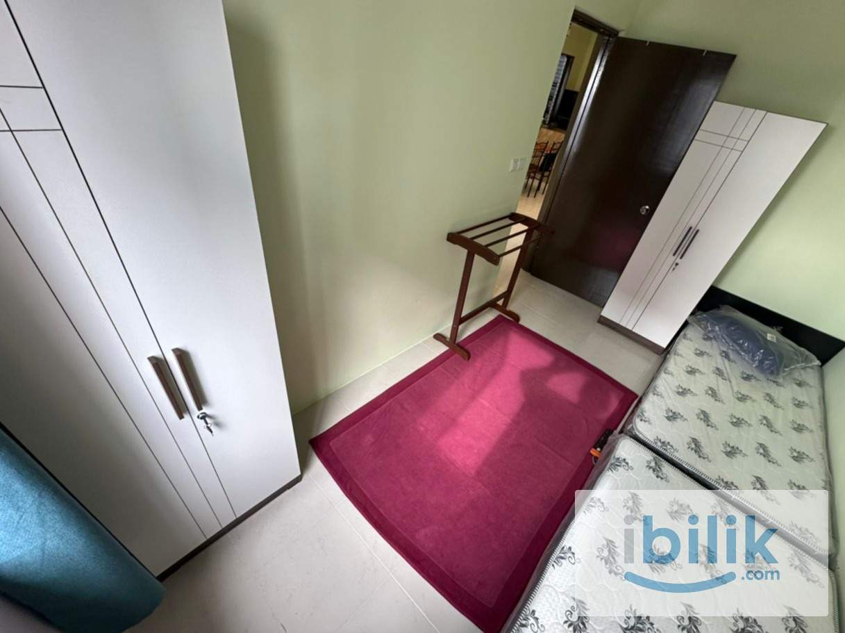 Medium Room for 2 pax (female Malay) Walk to LRT Sri Rampai  - Image 1
