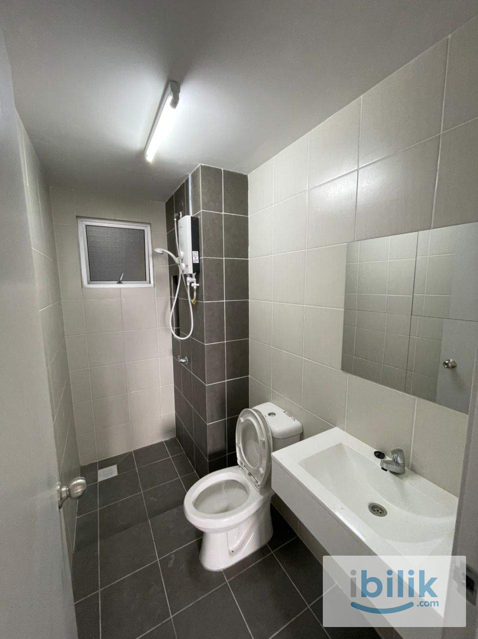 Room for Female Muslim 2pax sharing Private bathroom (Walk to LRT Sri Rampai) - Image 5