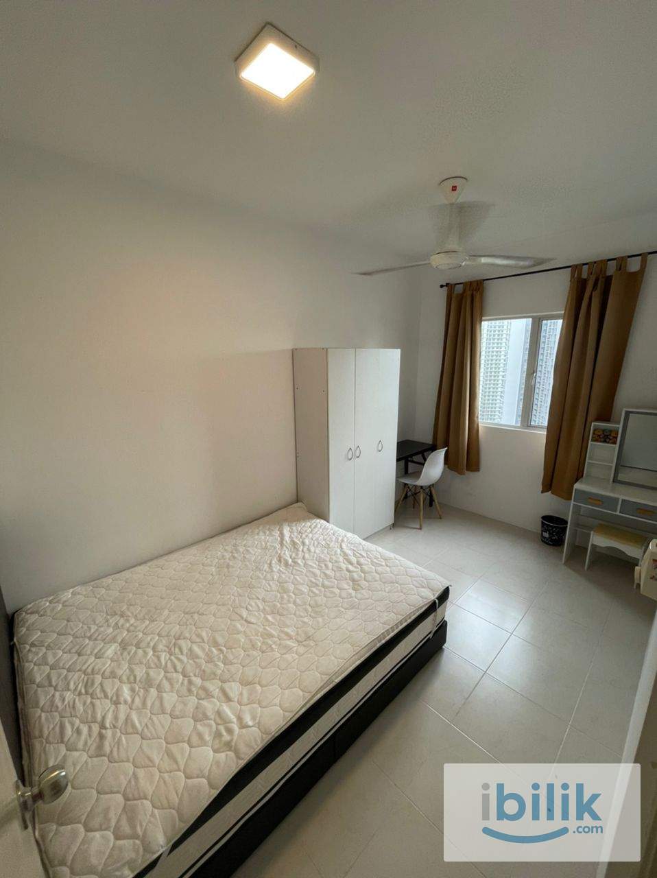 Female Sharing Room Master Room with Private Bath for 2 pax (Walk to LRT Sri Rampai) - Image 5