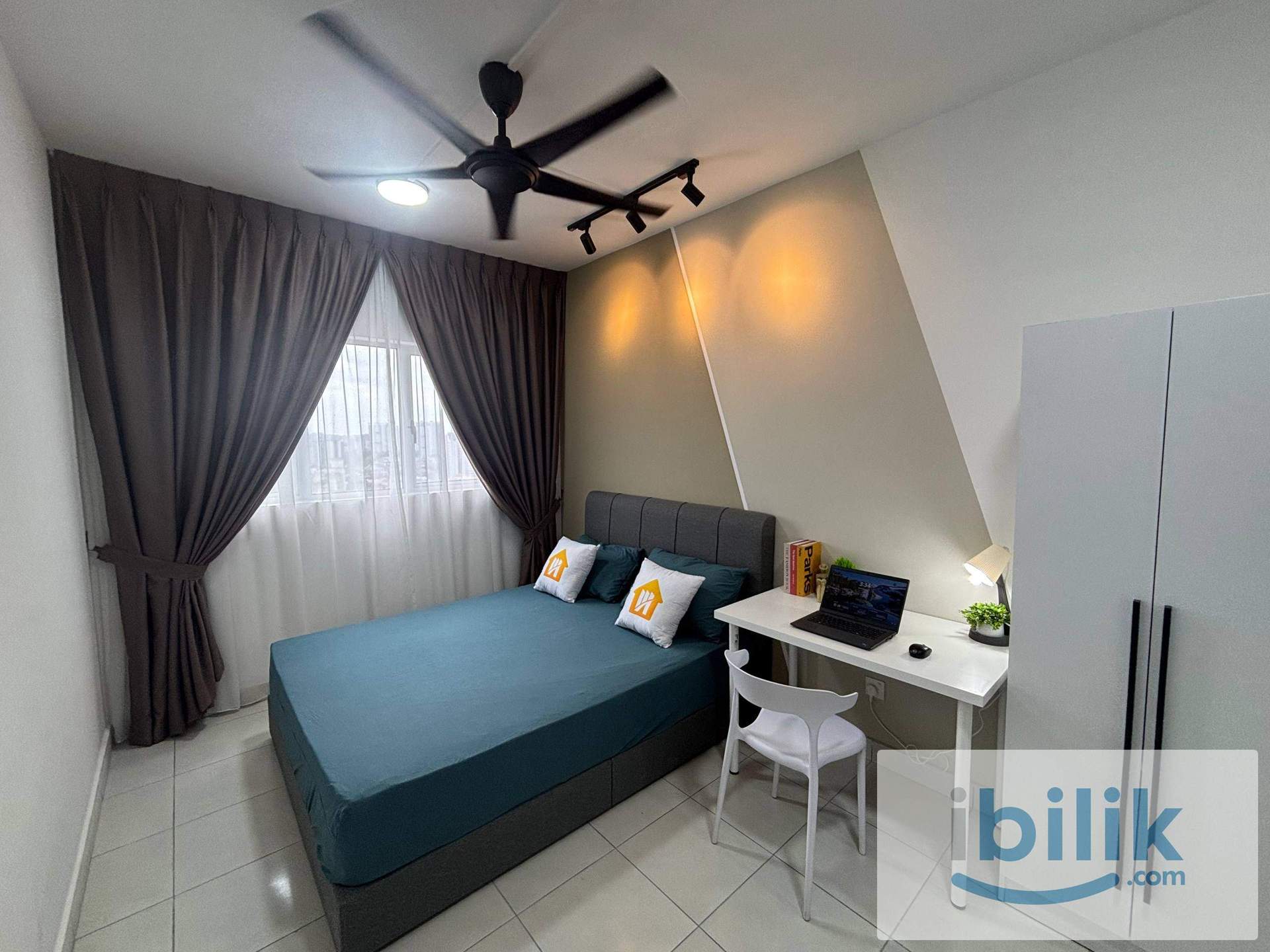 Female Unit 🤩 Master Room | 3 Mins To Bus Stop 🚏 | Near To Mid Valley 🛍️ New Aircond, Mattress, Wardrobe - Image 2