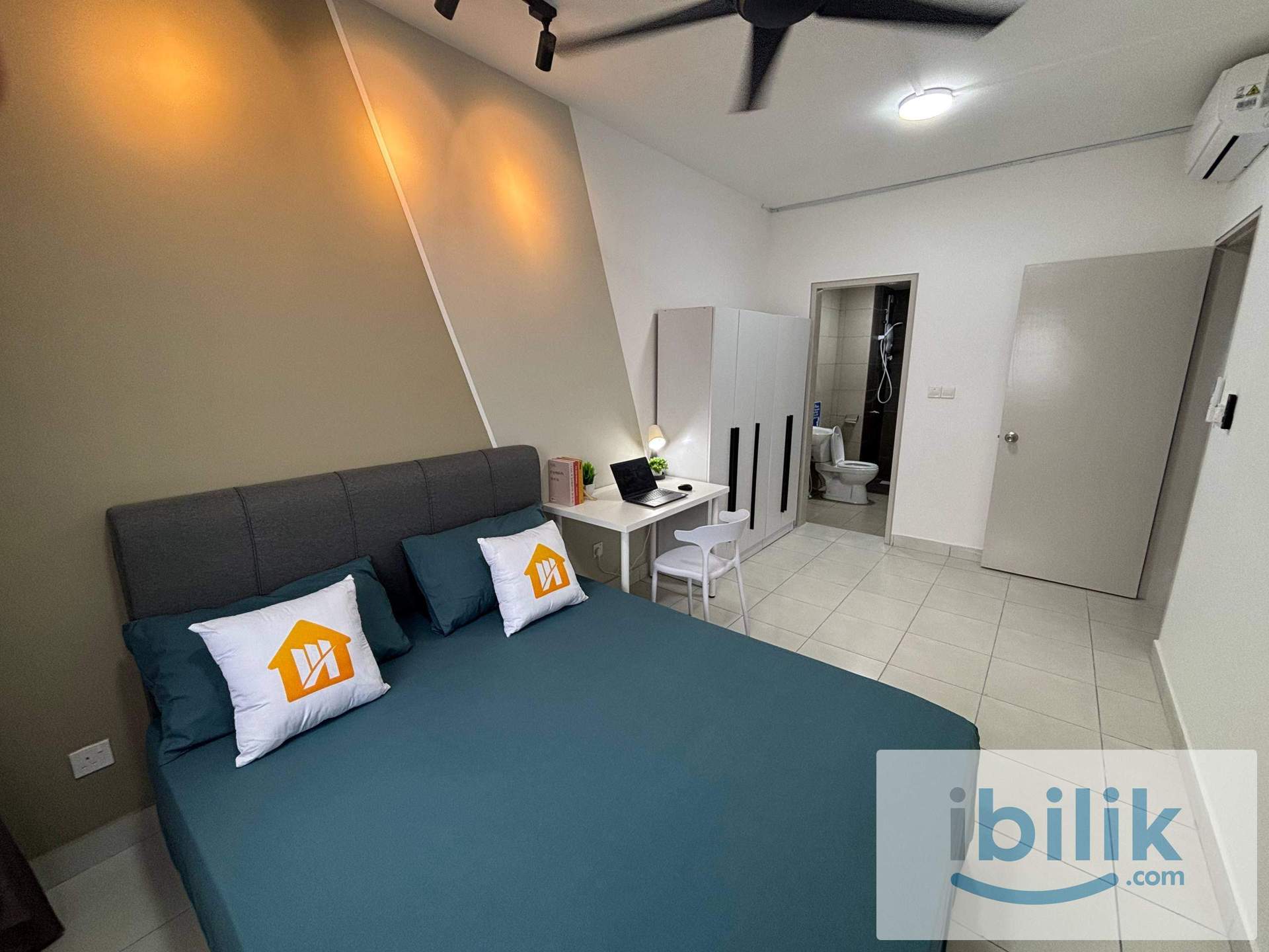 Female Unit 🤩 Master Room | 3 Mins To Bus Stop 🚏 | Near To Mid Valley 🛍️ New Aircond, Mattress, Wardrobe - Image 3