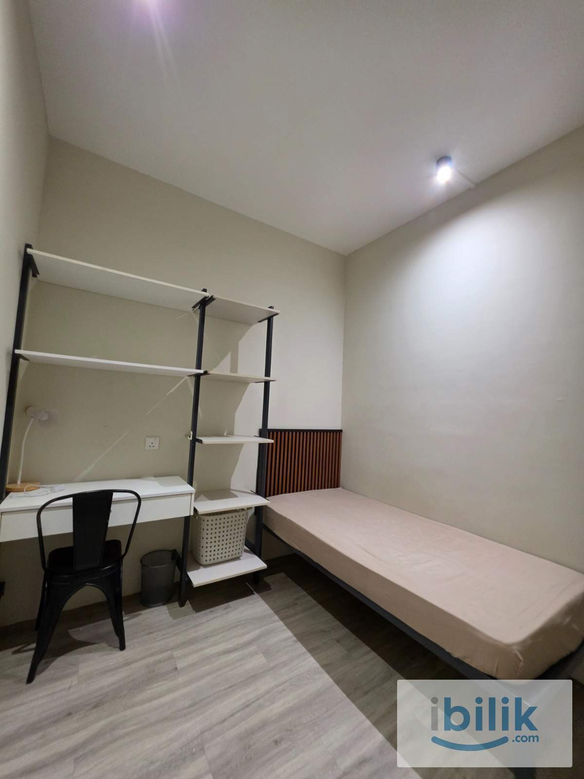 1 Month Deposit Only | 🌸 Female Unit @ USJ 21 | 🚆 8 mins walk to LRT USJ 21 | 🎓 5 stops to Sunway & Monash - Image 1