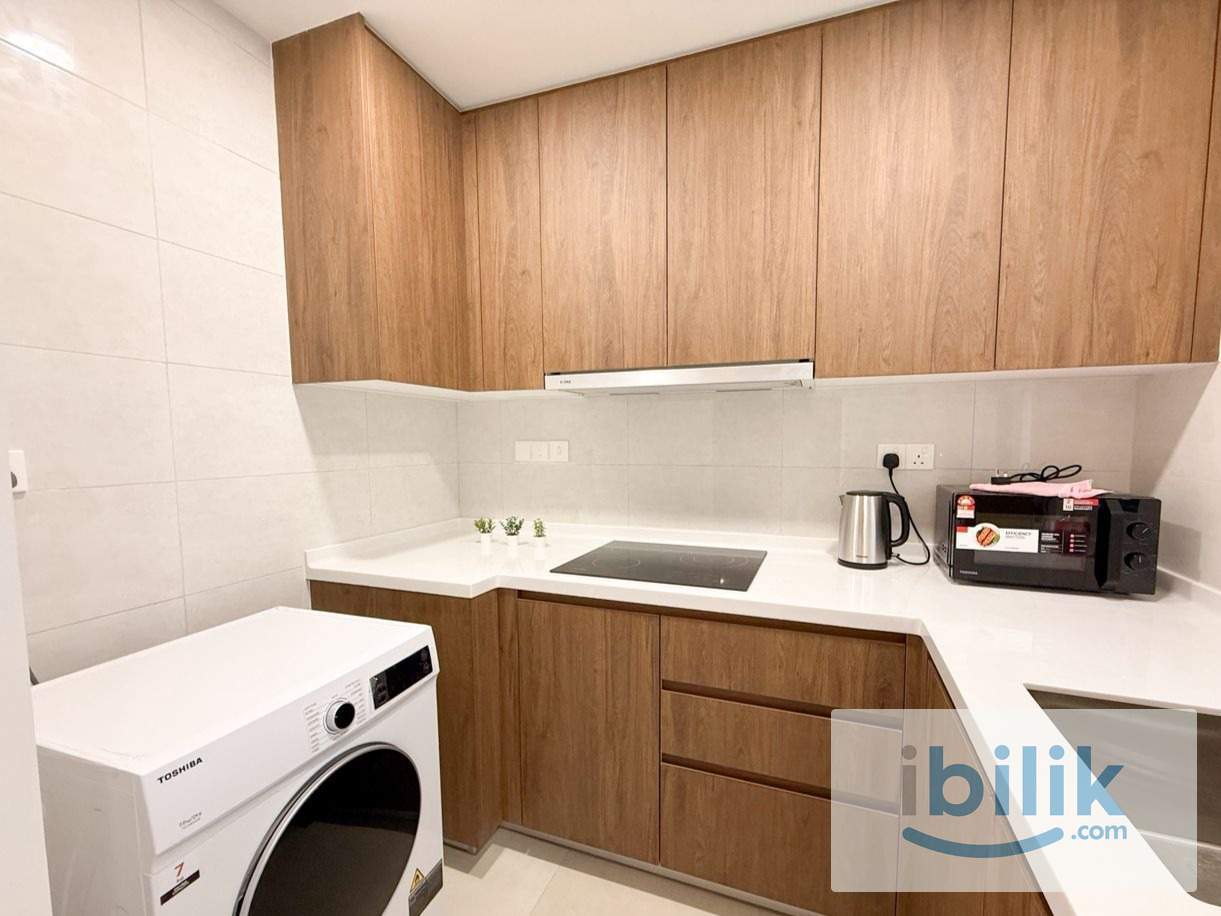 Quinn Residence Female Room For Rent 🎉 - Image 5