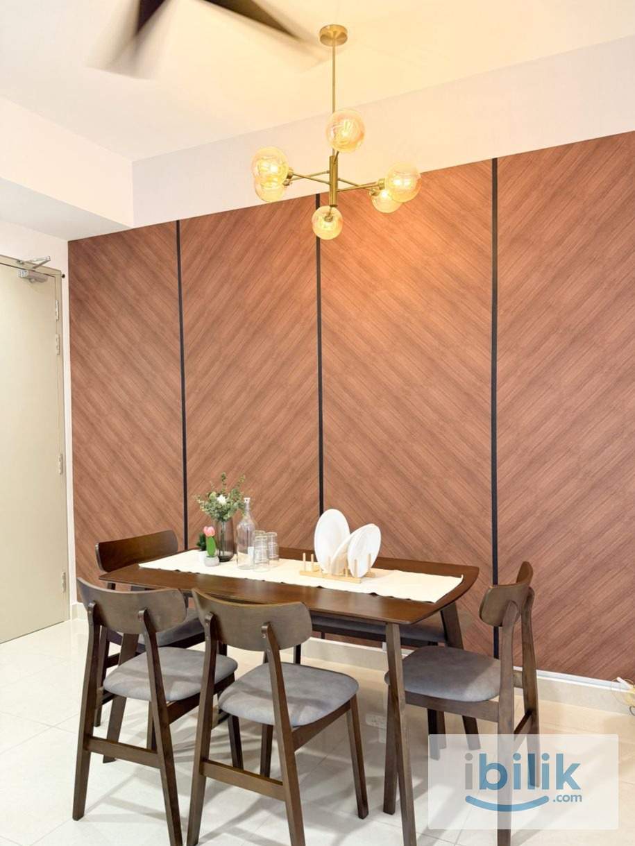 Quinn Residence Female Room For Rent 🎉 - Image 7