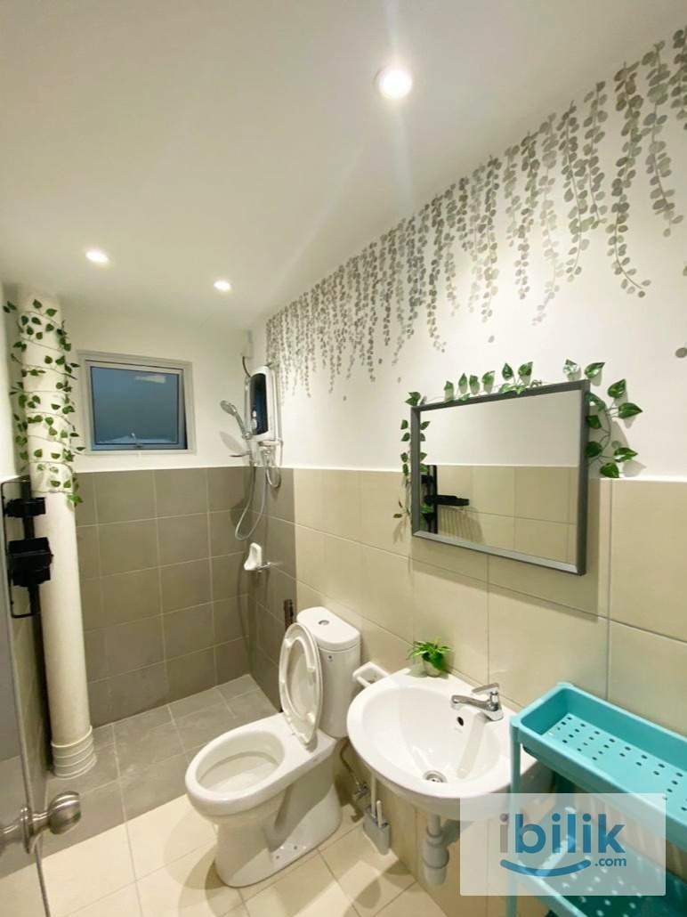 Middle Room For 1 pax @ Mont Kiara Kasih Kondo [ Shared Bathroom & New Bed Set ] - Image 2