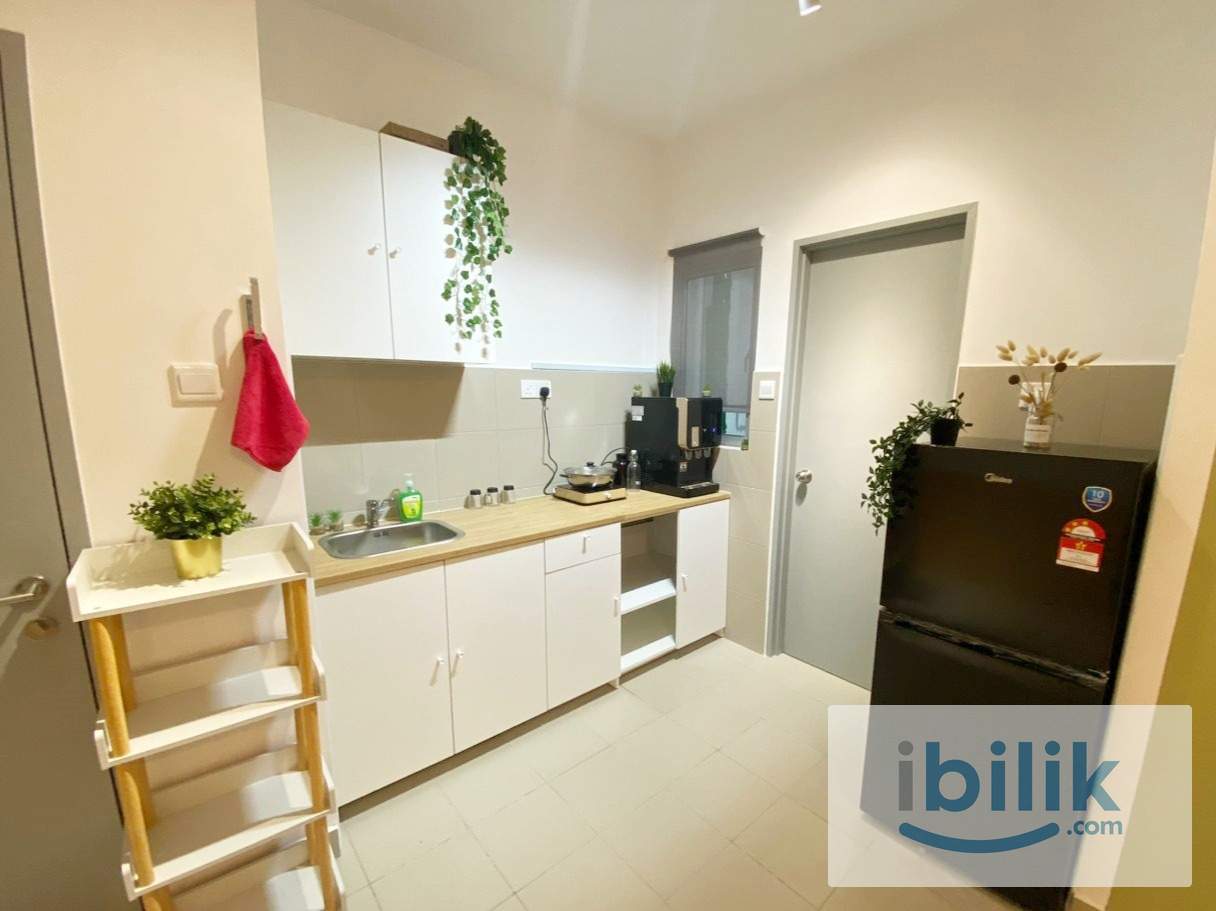 Middle Room For 1 pax @ Mont Kiara Kasih Kondo [ Shared Bathroom & New Bed Set ] - Image 3