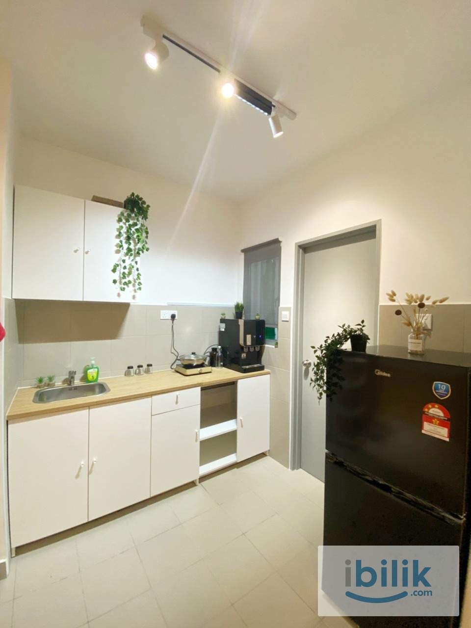 Middle Room For 1 pax @ Kiara Kasih Condo @ Jalan Kiara 3 - Image 2
