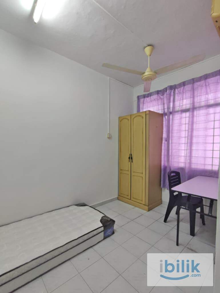 Small Room at Taman Gamelan, Sungai Bakap with parking. - Image 1