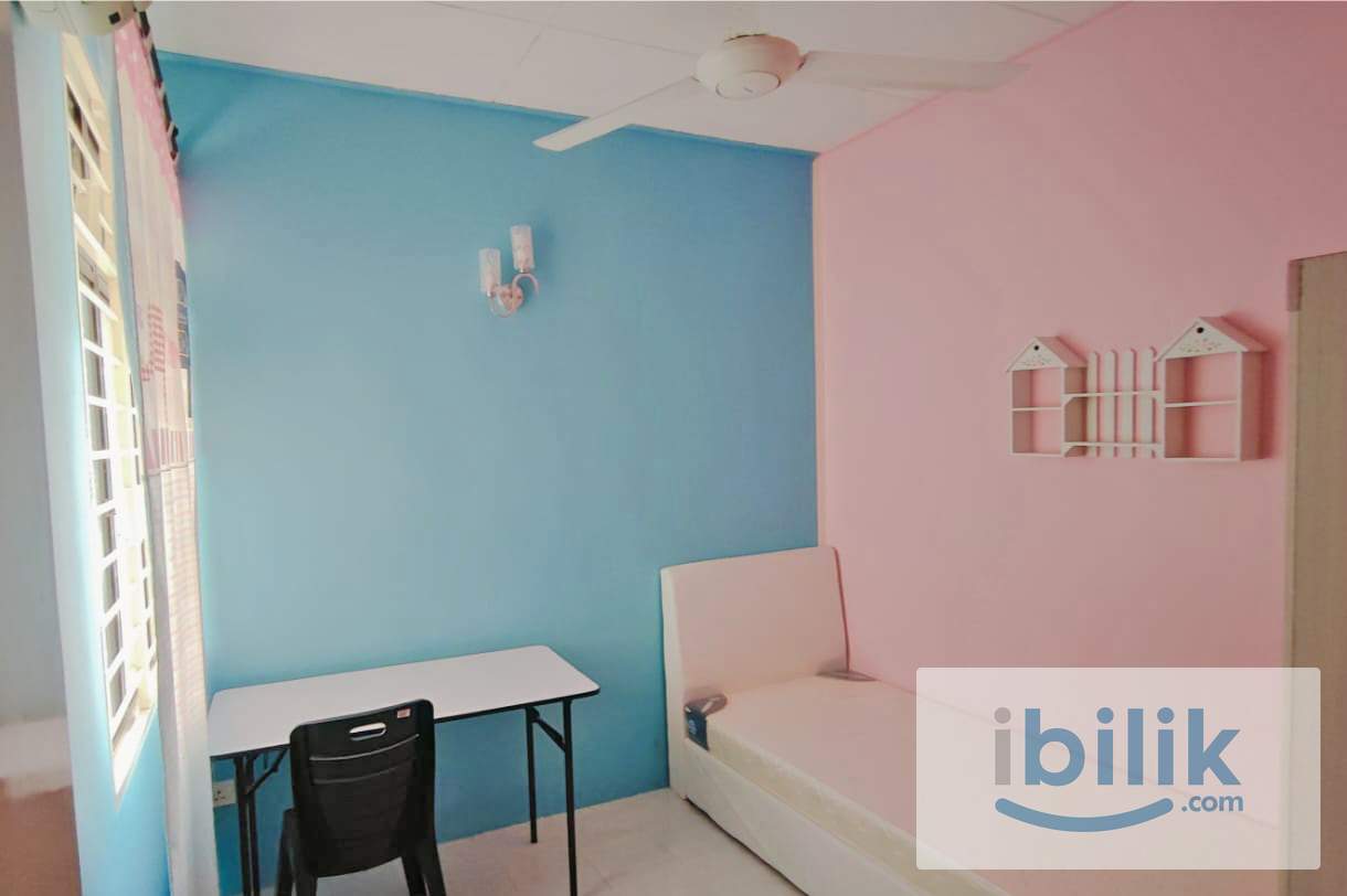 Middle Room at Taman Idaman, Simpang Ampat - Image 1