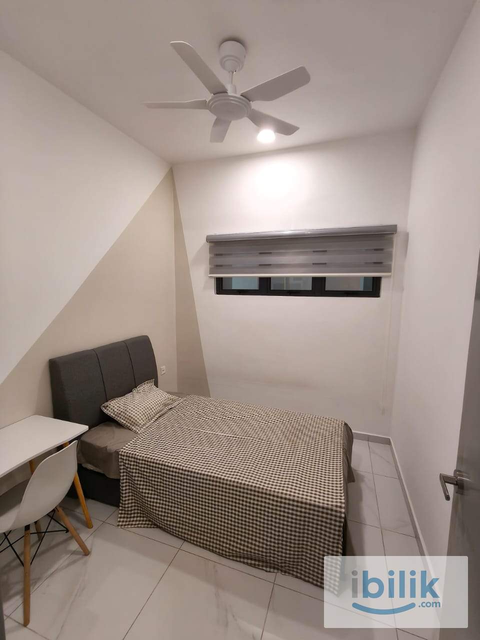 Fully Furnished Sinaran Condominium Middle Room for Female Only at Batu Kawan, Seberang Perai - Image 4