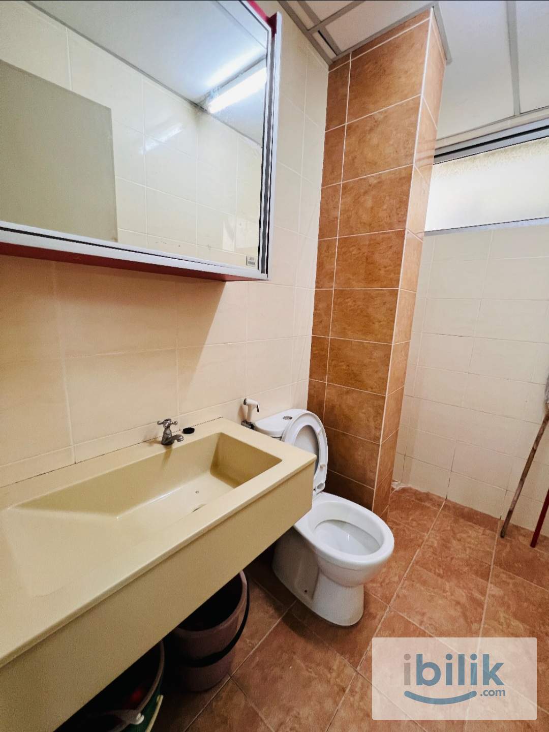 PV13 Small Medium Room | Aircon Available | Utilities Fee Included - Image 5