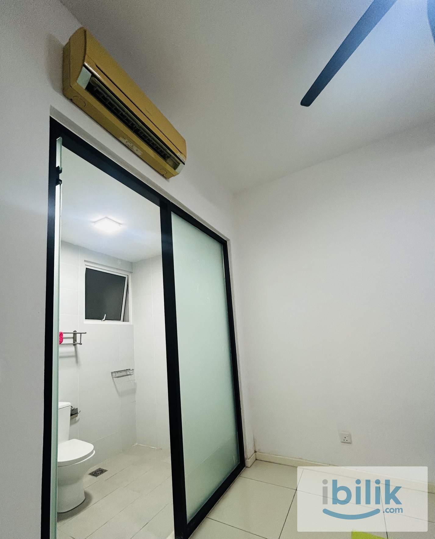 Cozy Middle Room at Nadayu 801 - Image 4