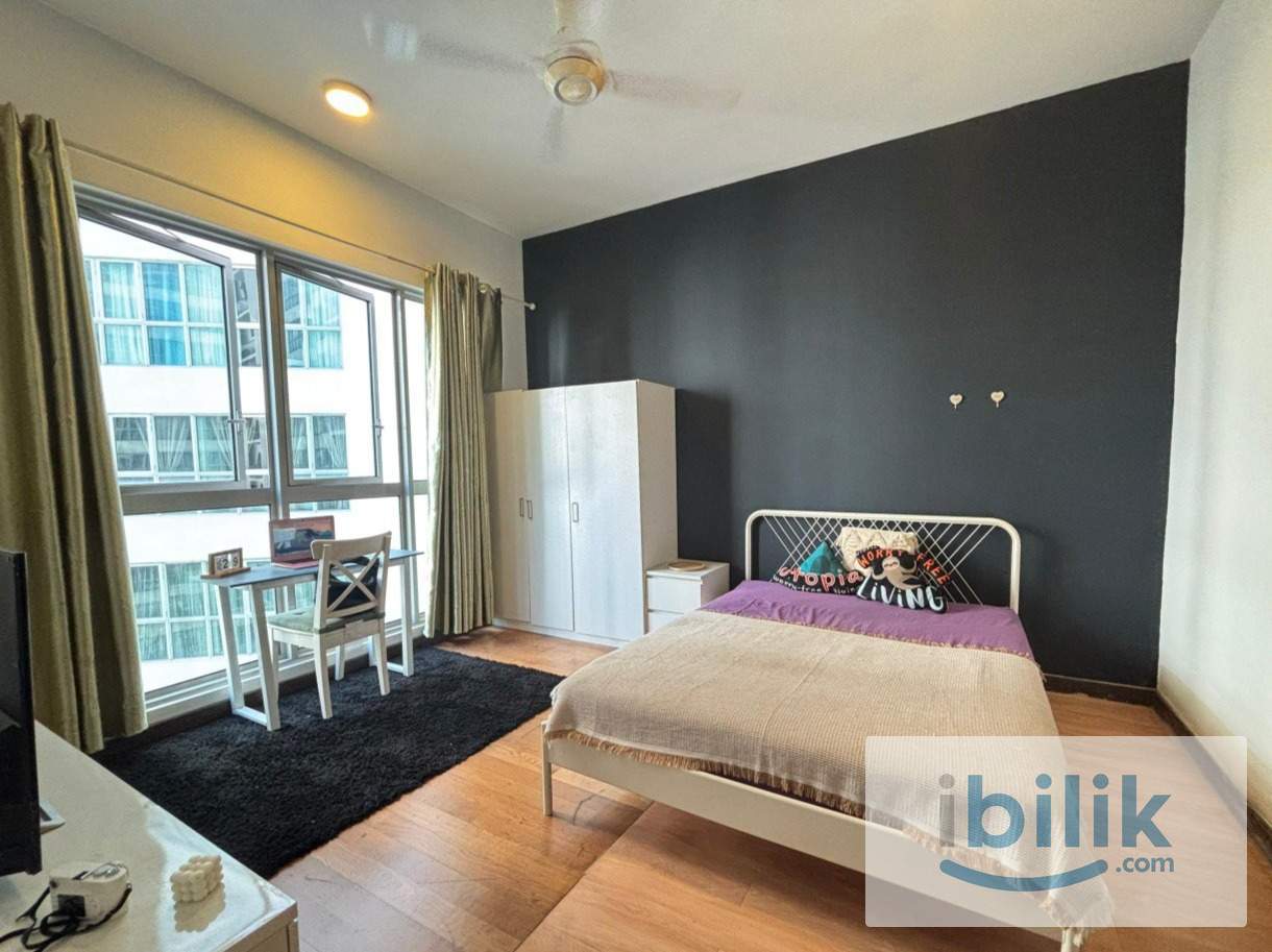 🏙️ Luxury Room at Regalia with Stunning KLCC View 🌇 - Image 3