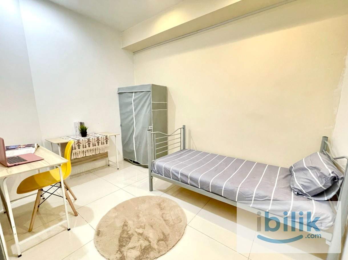 🧳 Fully Furnished Unit at Regalia – Move In Anytime! 📦 - Image 3