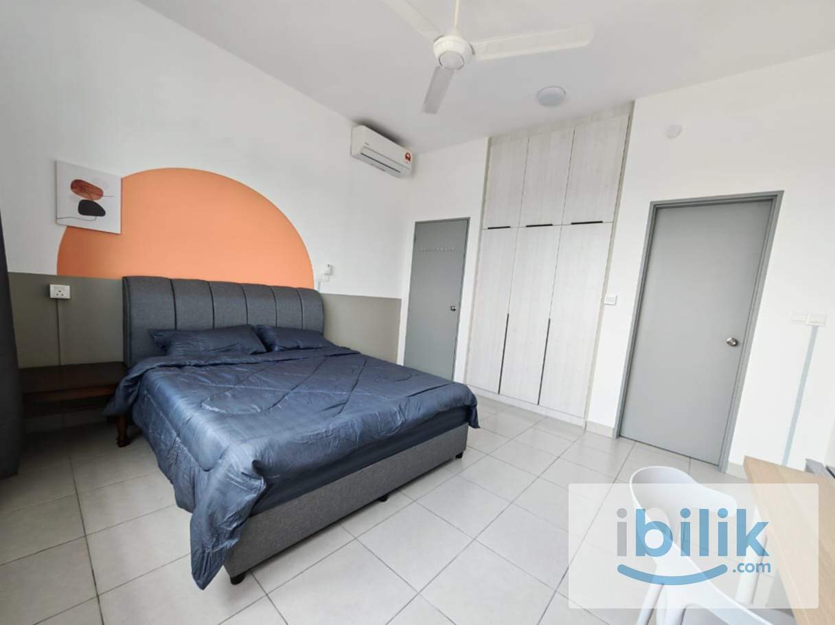 Muslim Female Master Room Fully Furnished Walking Distance to MRT Kajang Line 1 - Image 1