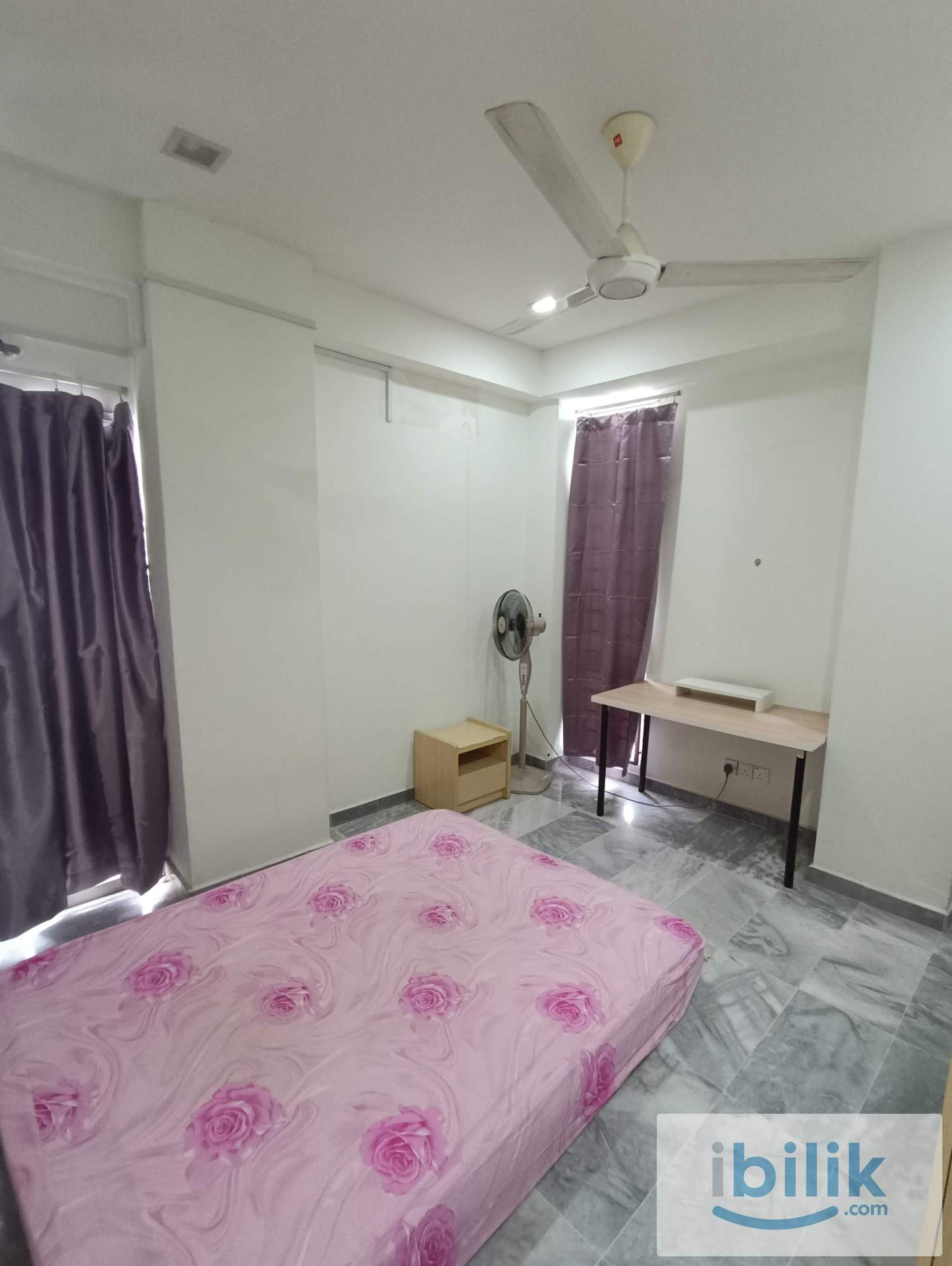 Small Room - Image 1