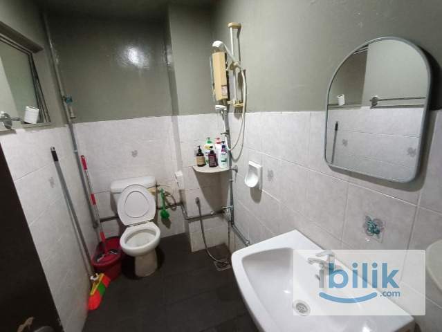 Small Room - Image 6