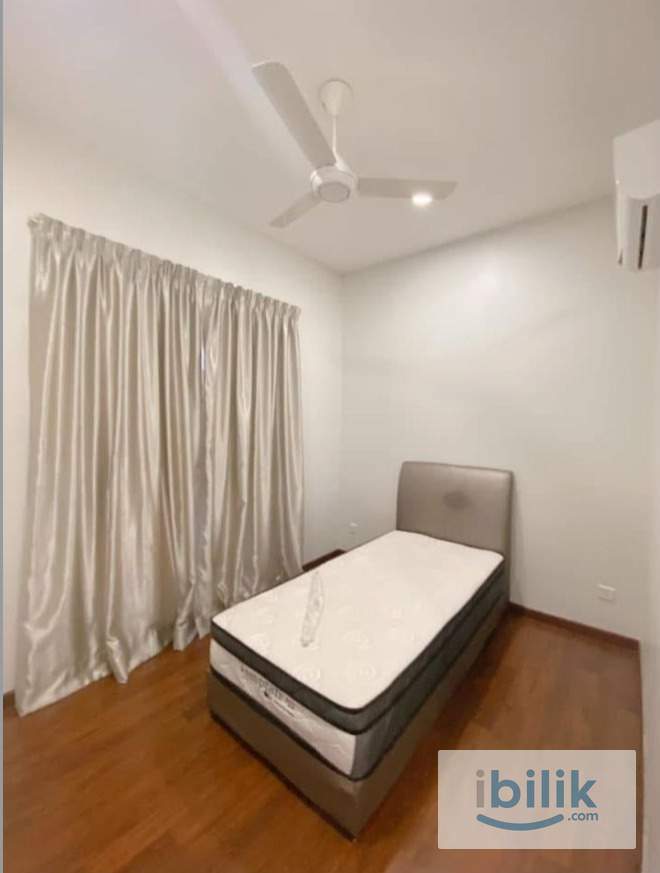 Middle room - Image 1