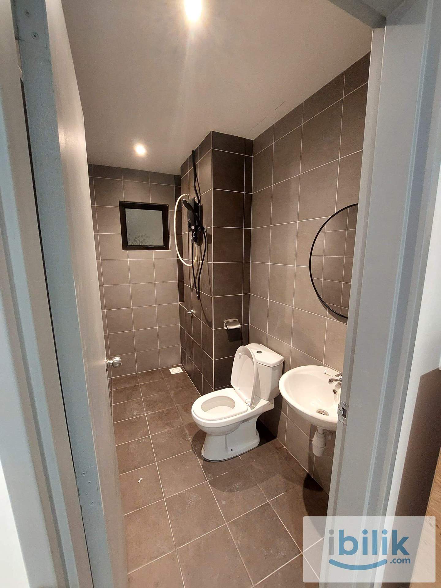 [Female Unit Next to MRT] 😍 Cozy Medium Room with Private Balcony and Beautiful View from High Floor! - Image 5
