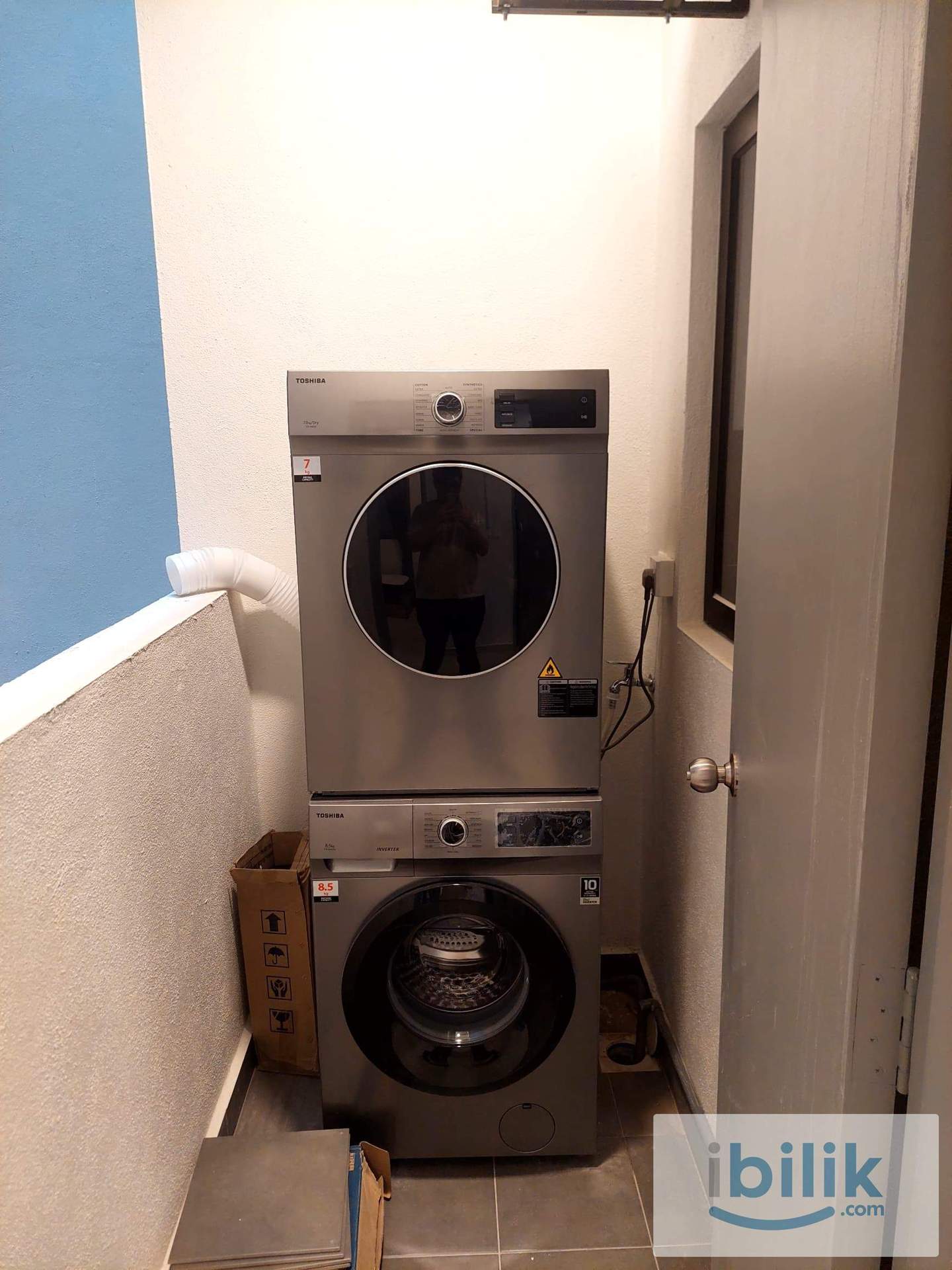 [Female Unit Next to MRT] 😍 Cozy Medium Room with Private Balcony and Beautiful View from High Floor! - Image 4