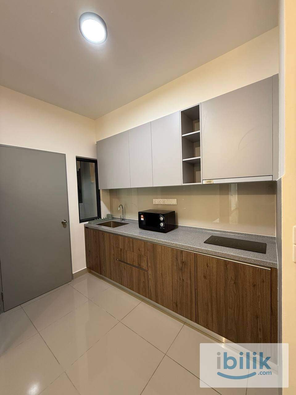 M Vertica Mix Unit Medium Room for Rent (FREE Utilities Wifi) - Image 4