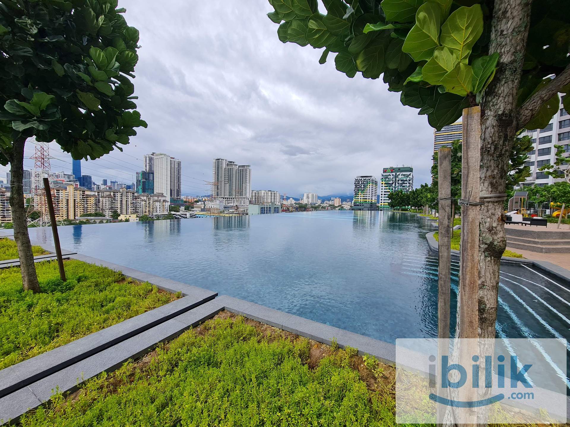 M Vertica Mix Unit Medium Room for Rent (FREE Utilities Wifi) - Image 9