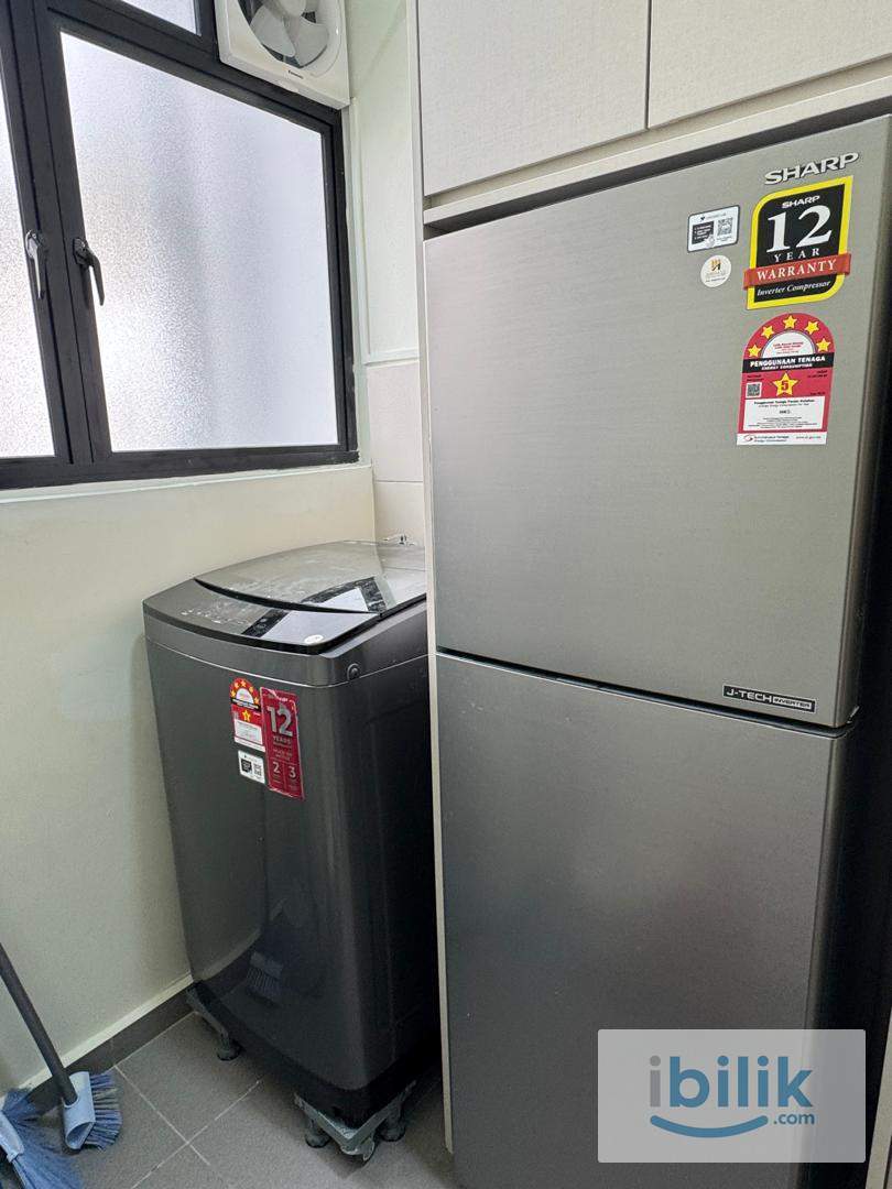 🎯 HIGH SPEED INTERNET Medium Room 📍DIAN RESIDENCY, NEW 10” Mattress  Aircond Wardrobe Table Chair  - Image 7