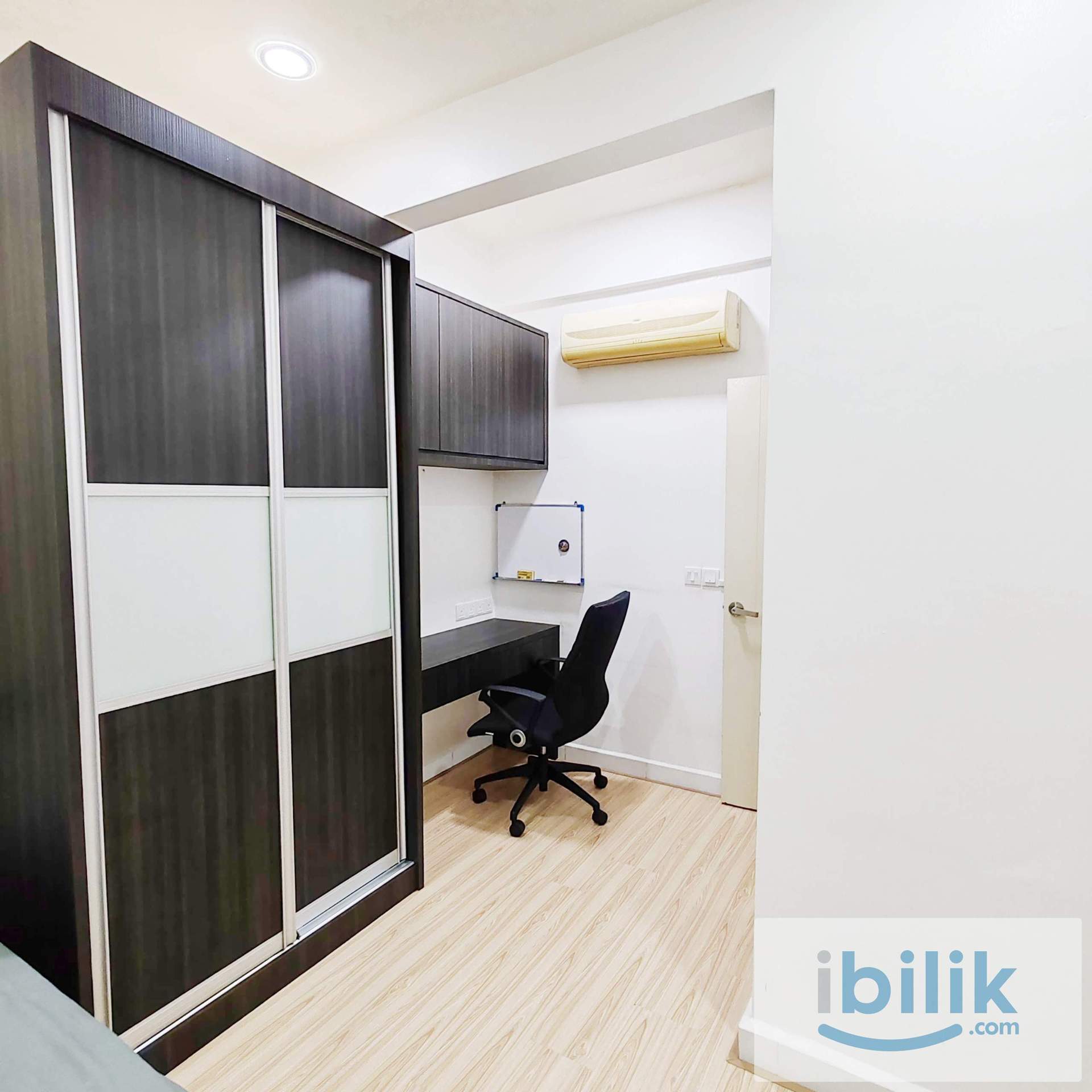Middle Room at Elit Heights, Bayan Baru - Image 5