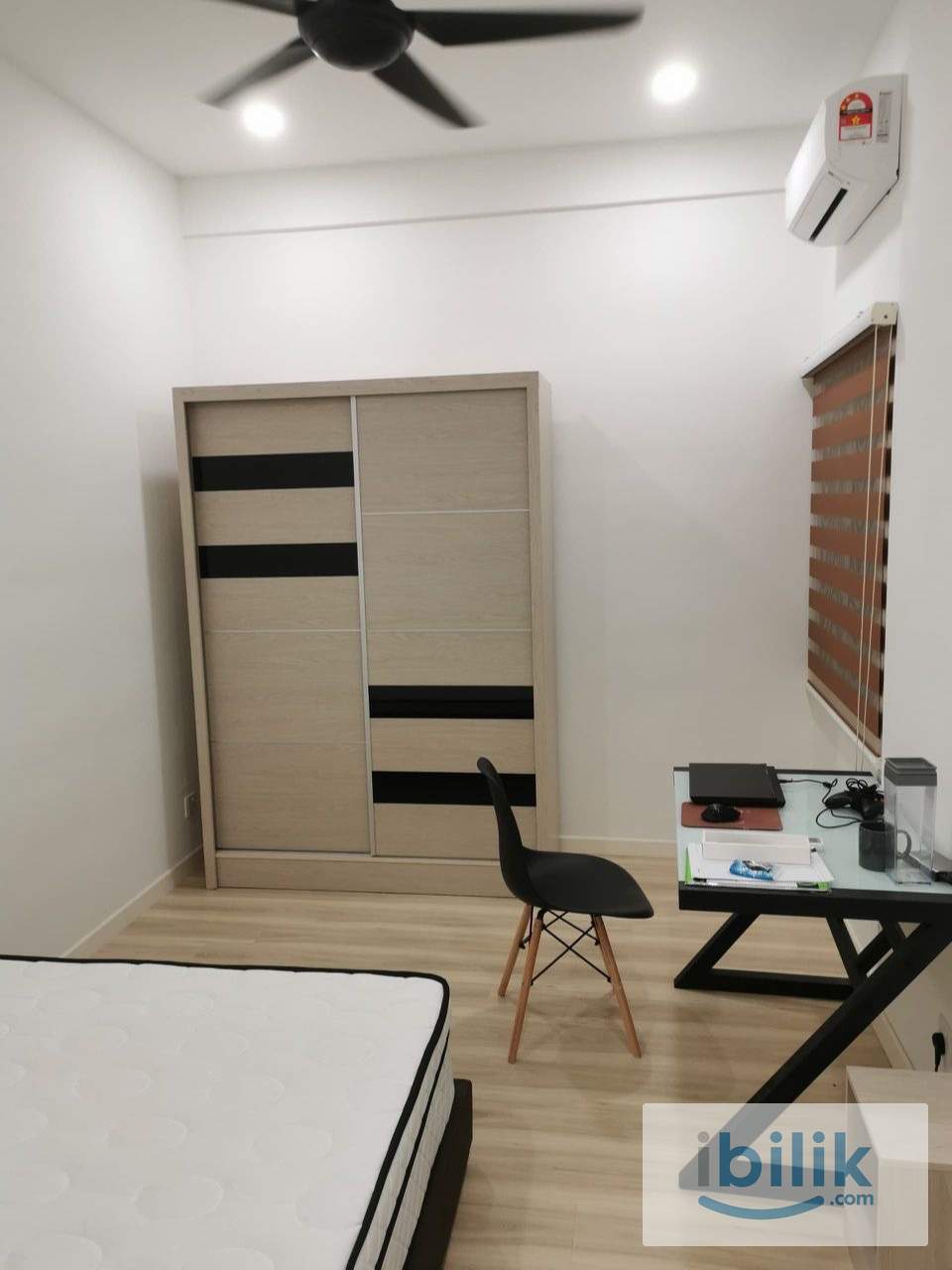 Novus Medium Room For Rent  - Image 2