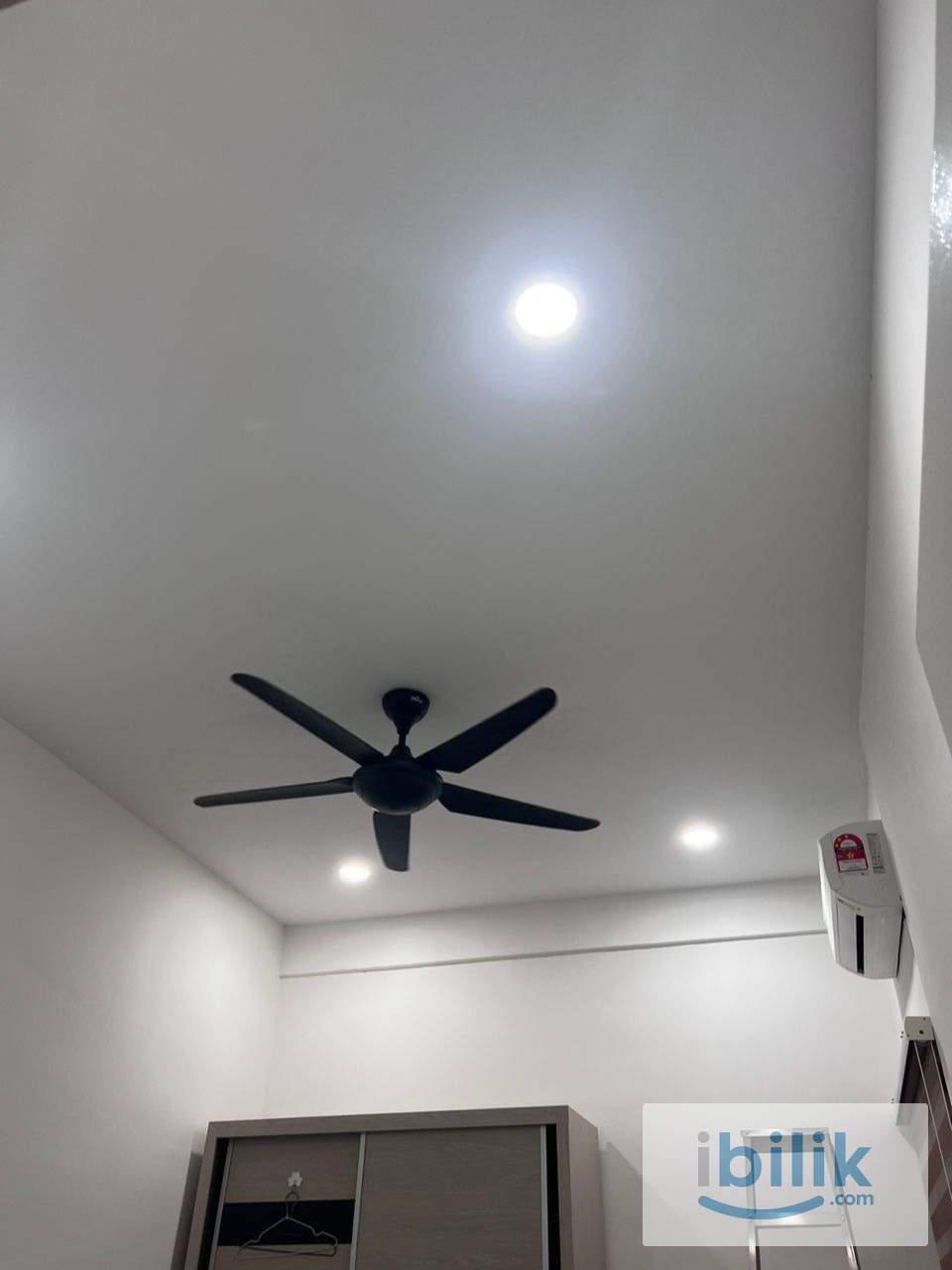 Novus Medium Room For Rent  - Image 7