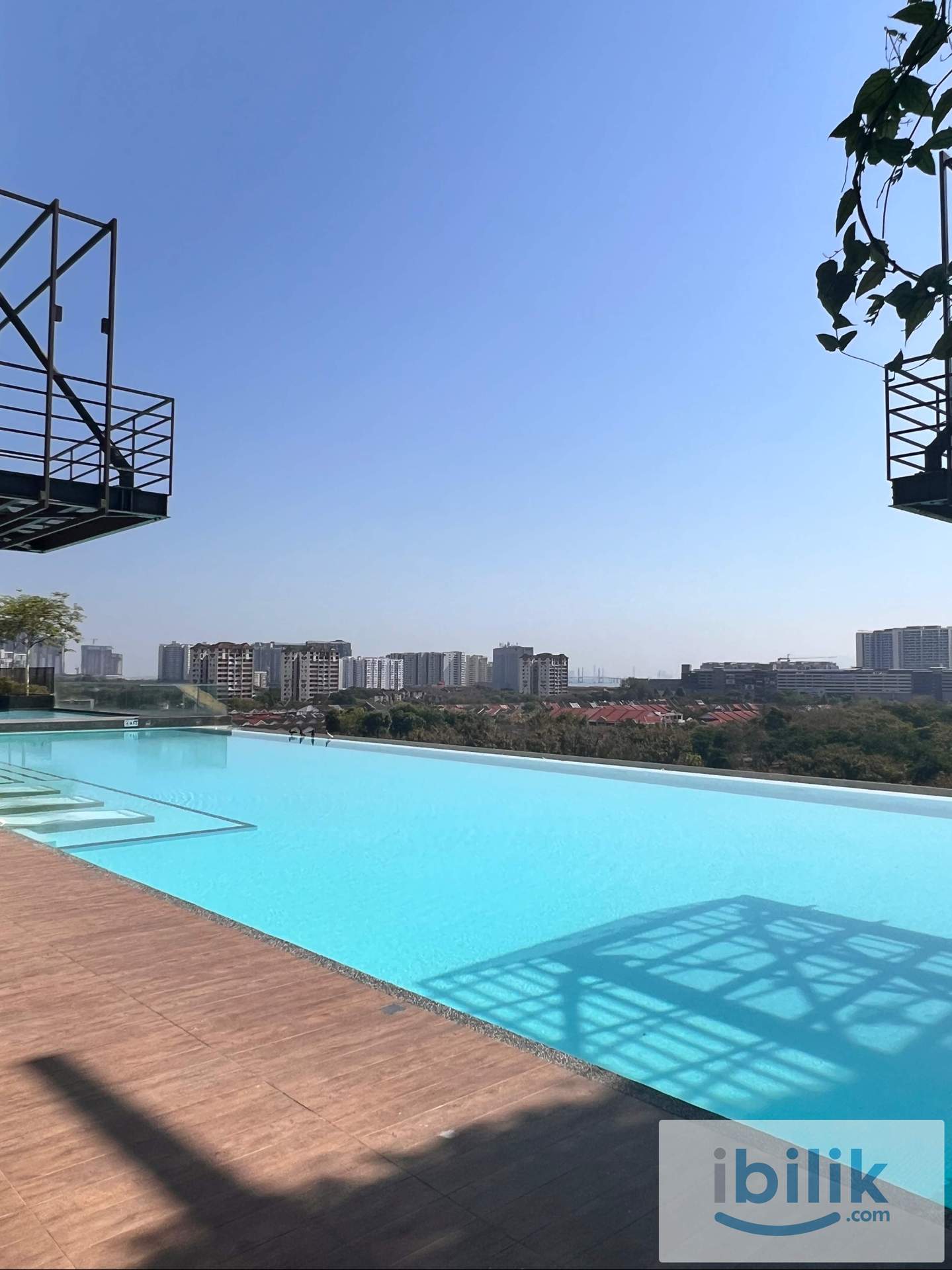 Novus Medium Room For Rent  - Image 10