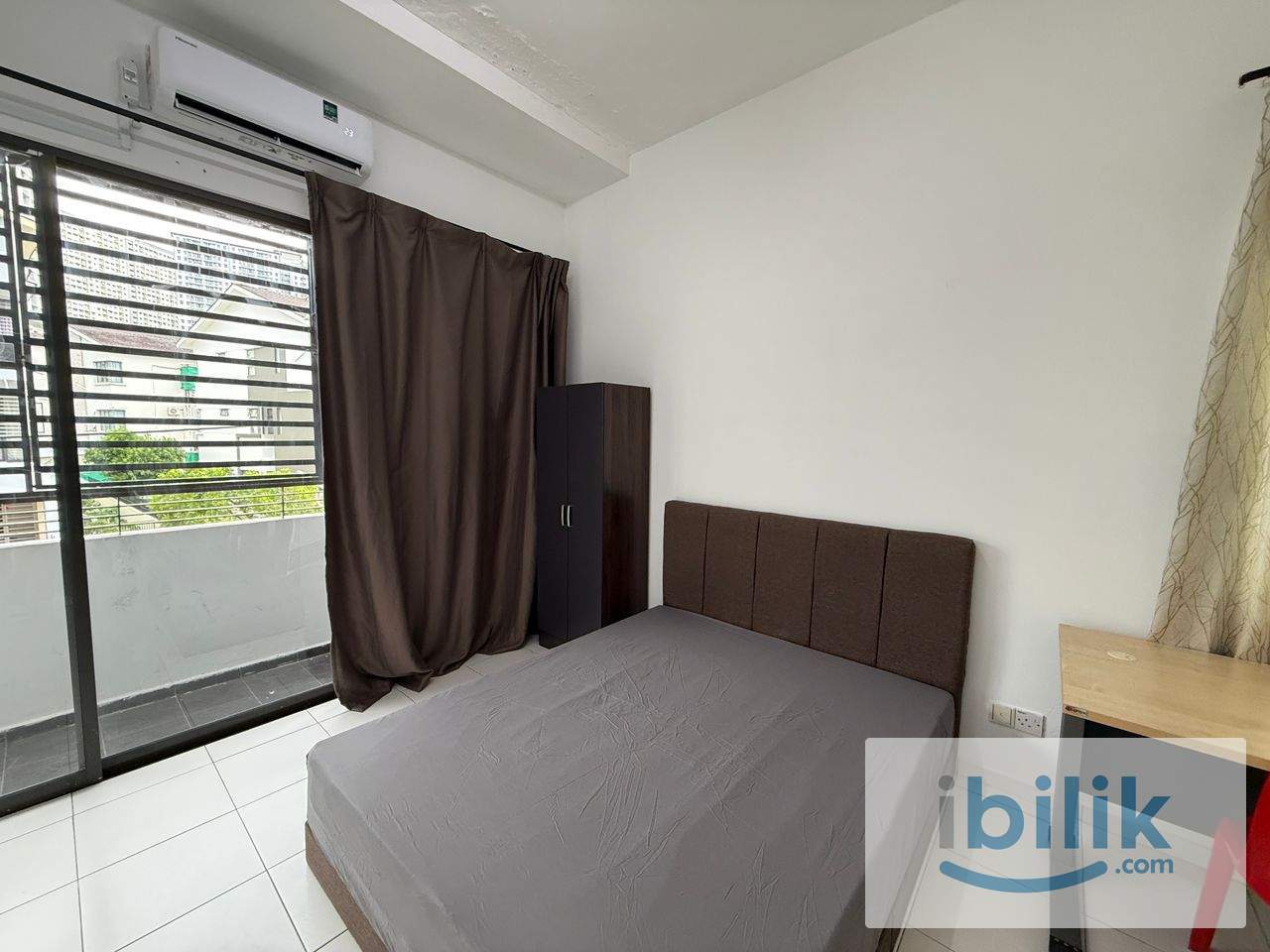 Cozy Private Balcony Room for Rent FREE Utility FREE Wifi FREE Parking  - Image 4