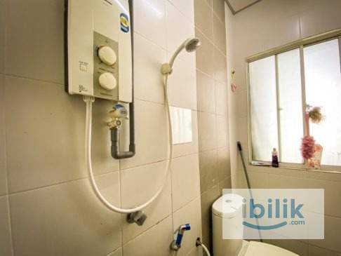 FEMALE MALAY | Small Room at Avenue Crest, Sek 22, Shah Alam, Petaling, Selangor - Image 1