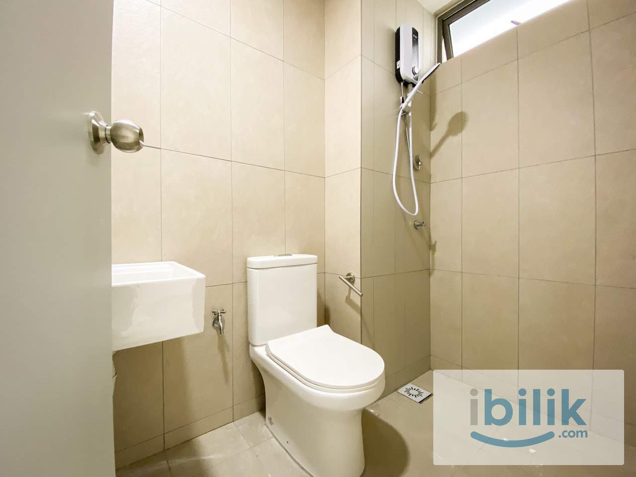 FEMALE MALAY | Middle Room at Kenwingston Platz, Setapak, Kuala Lumpur | TR0229 - Image 3