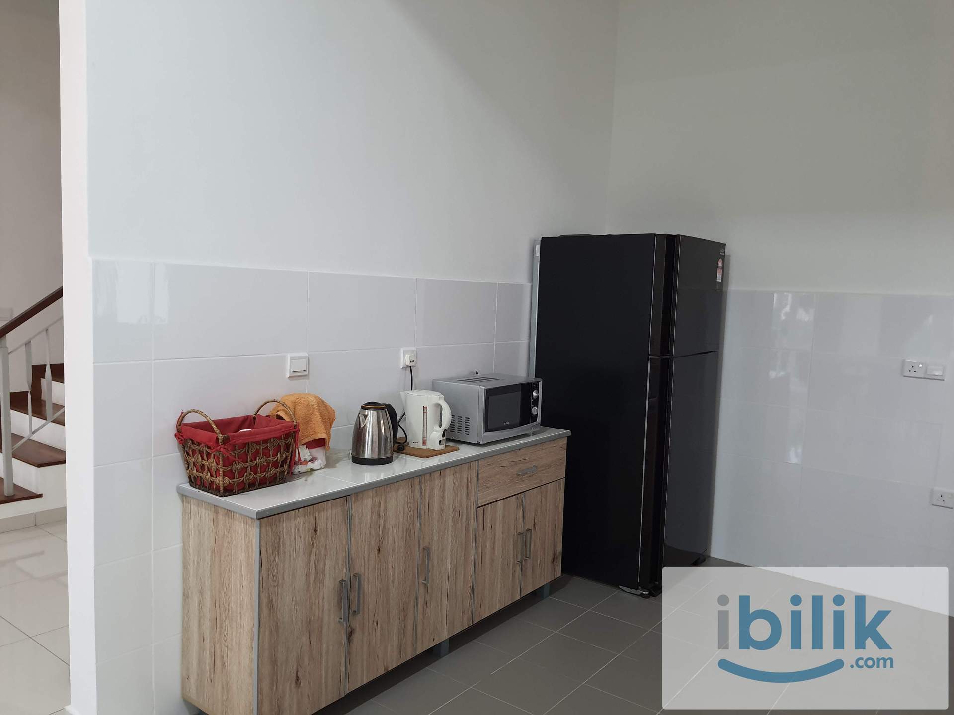 Rawang gated and guarded, fully furnished middleroom with attached bathroom to let - Image 6