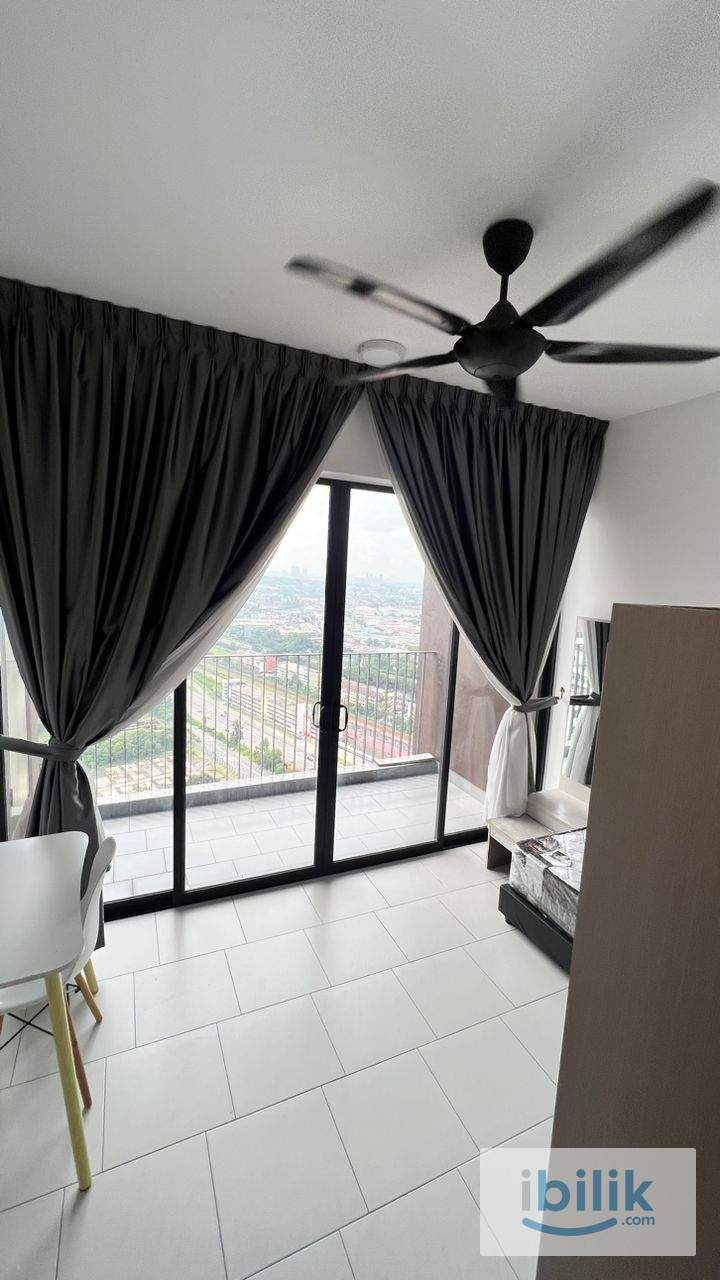 FEMALE MUSLIM - BALCONY ROOM @ SERDANG  - Image 7