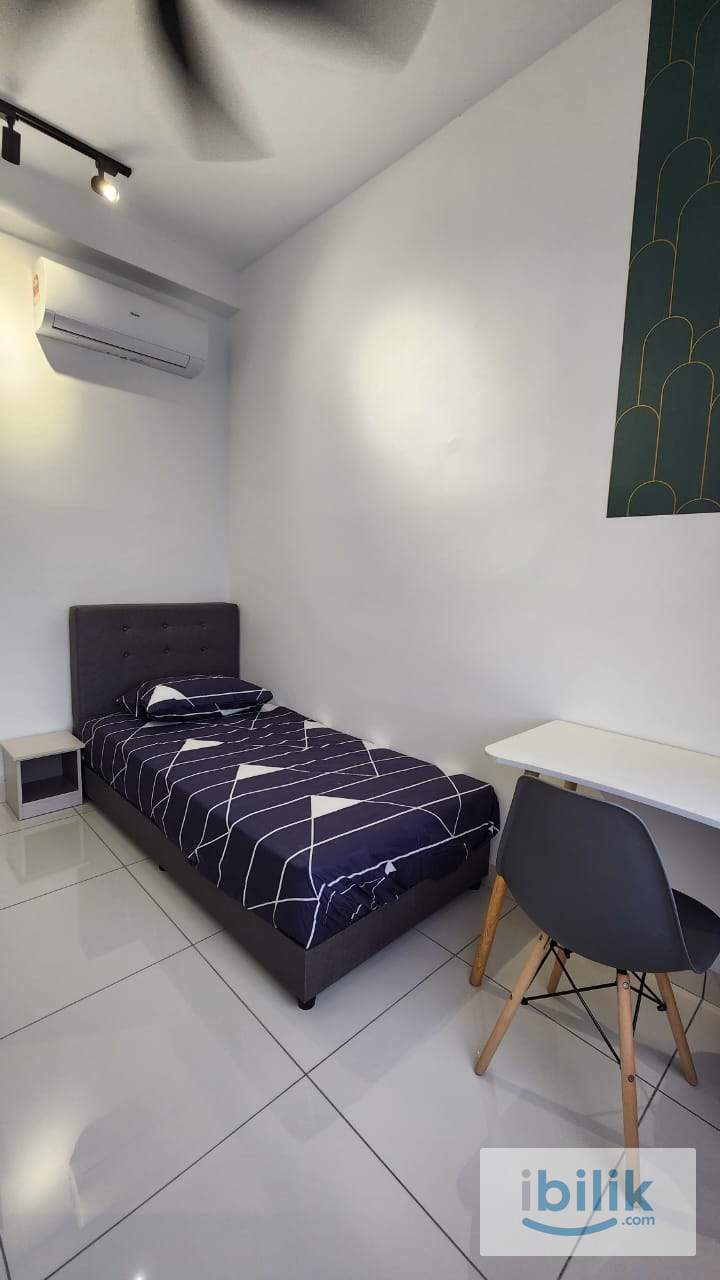  SMALL MEDIUM ROOM @ PAVILLION 2  - Image 7