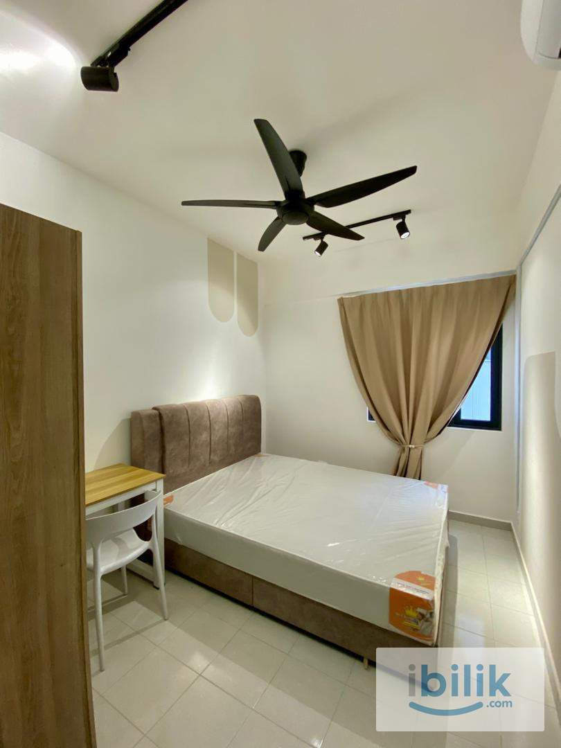 Middle Room - Image 1