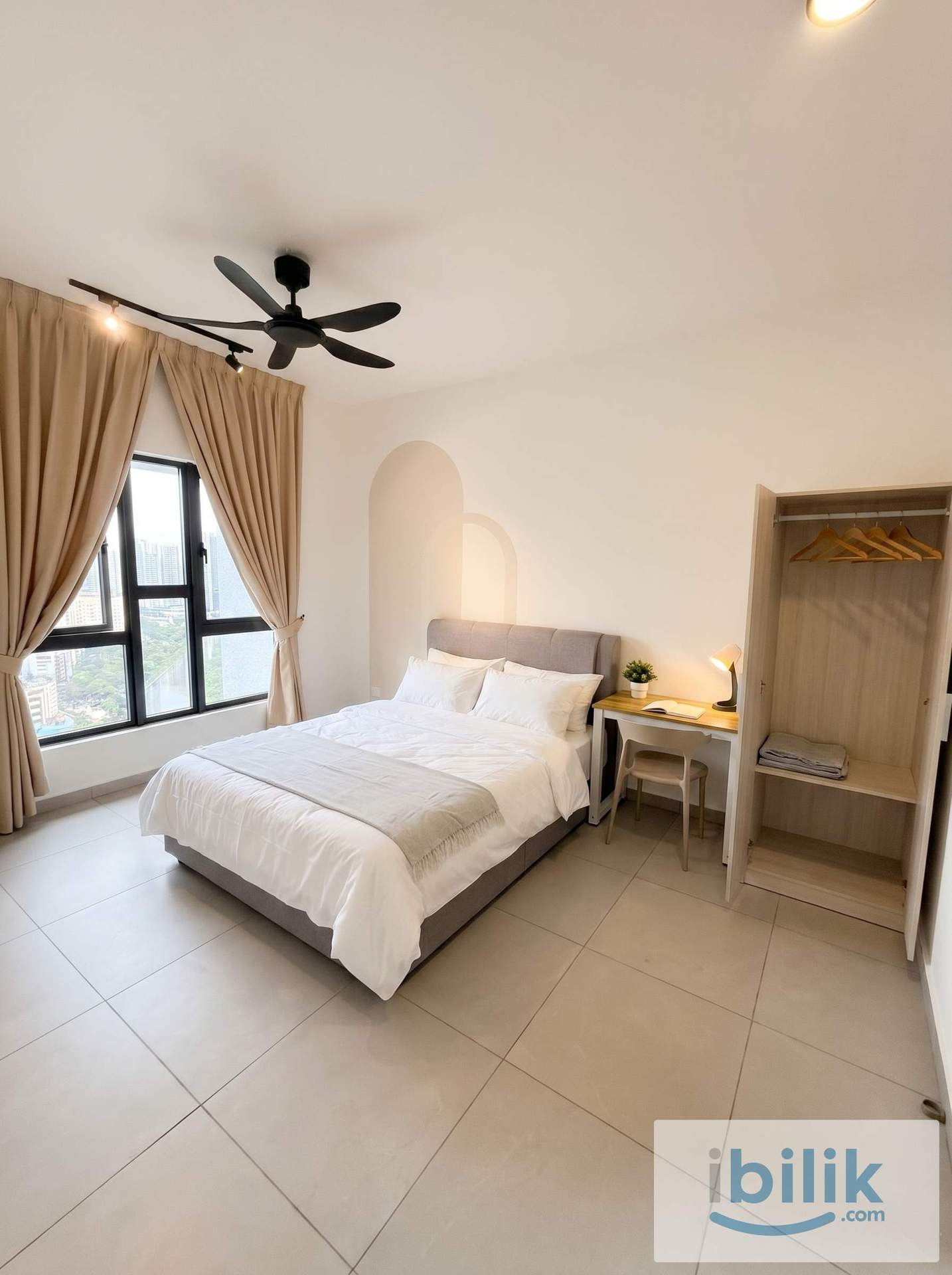 Master Room | FREE Aircond Room @ Koi Kinrara Suite Puchong 🚆 - Image 1