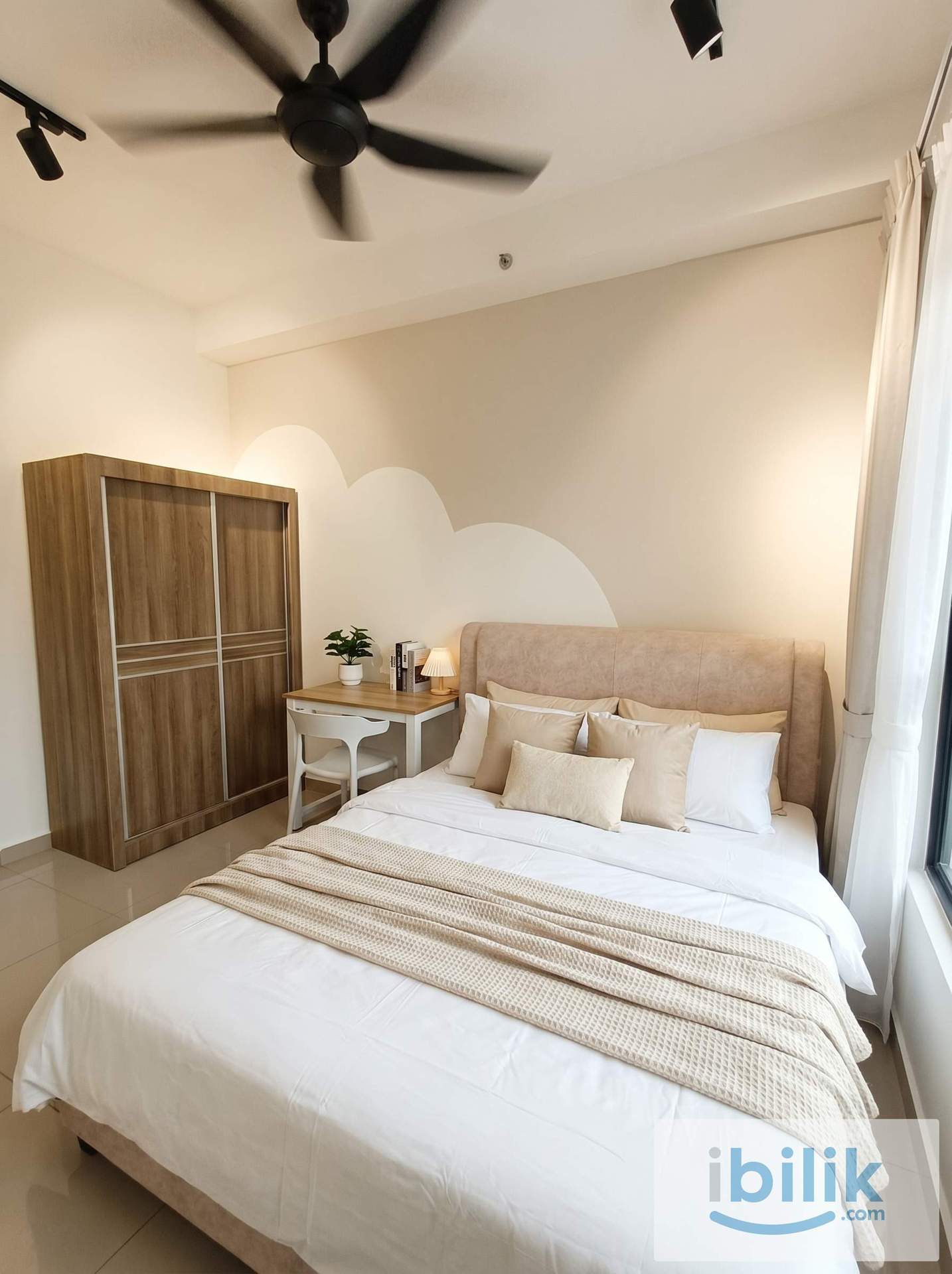 Female Medium Room @ D'Quince Residences Bandar Sunway - Image 2