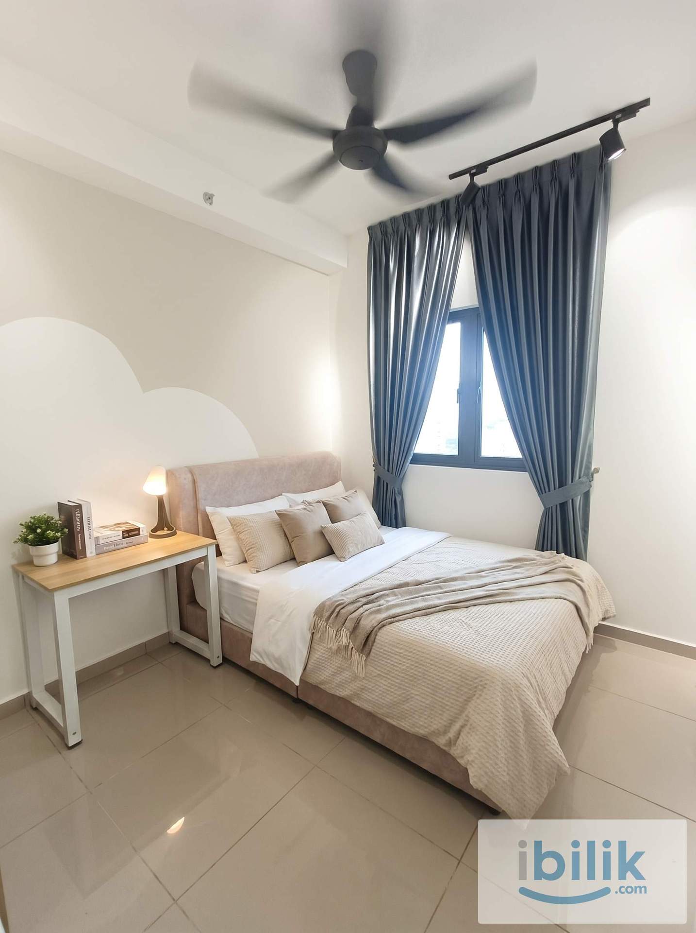Female Medium Room @ D'Quince Residences Bandar Sunway - Image 3