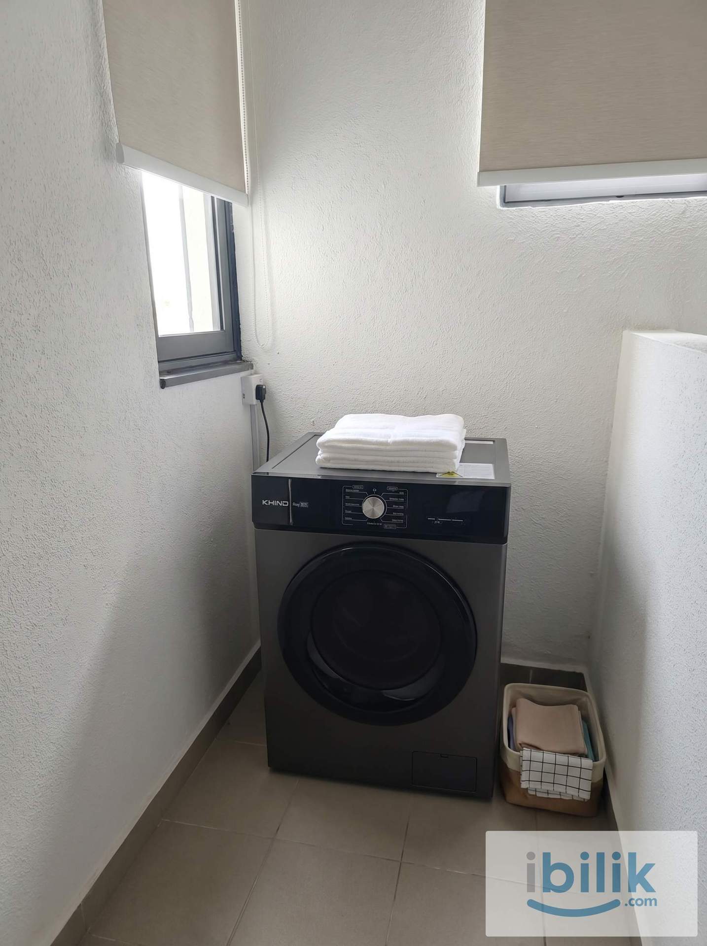 Female Medium Room @ D'Quince Residences Bandar Sunway - Image 5