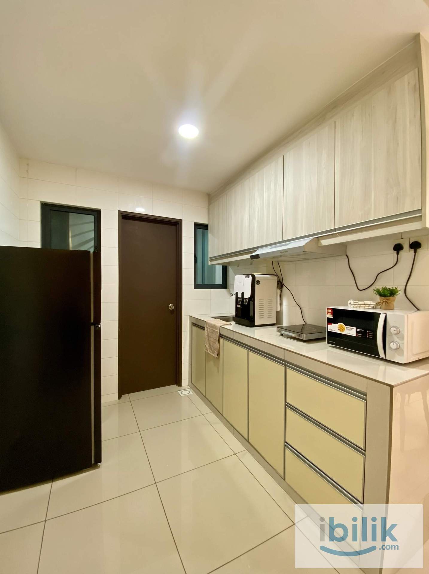 Master Room at Landmark Residence 2 - Image 3