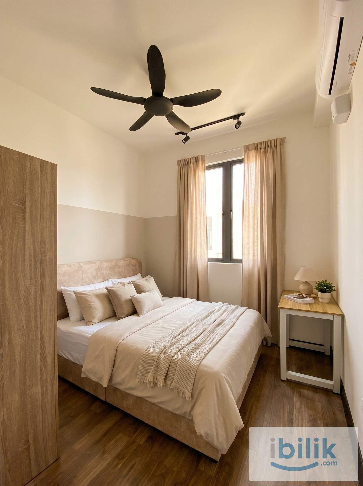 Medium Room at Landmark Residence 2 - Image 4