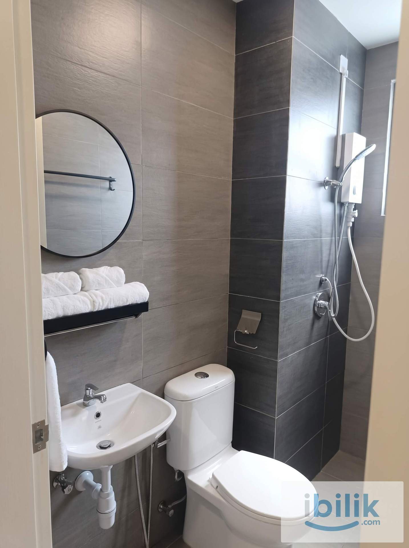 Female Medium Room @ Residensi Sateria Sungai Besi - Image 4
