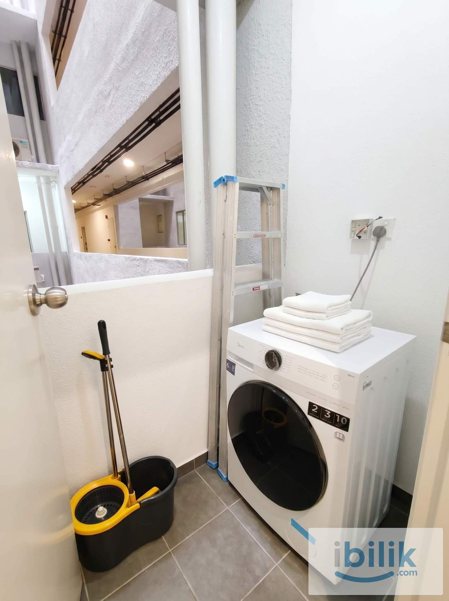 Nikka City Sentral Residence Small Room | Female Unit - Image 2
