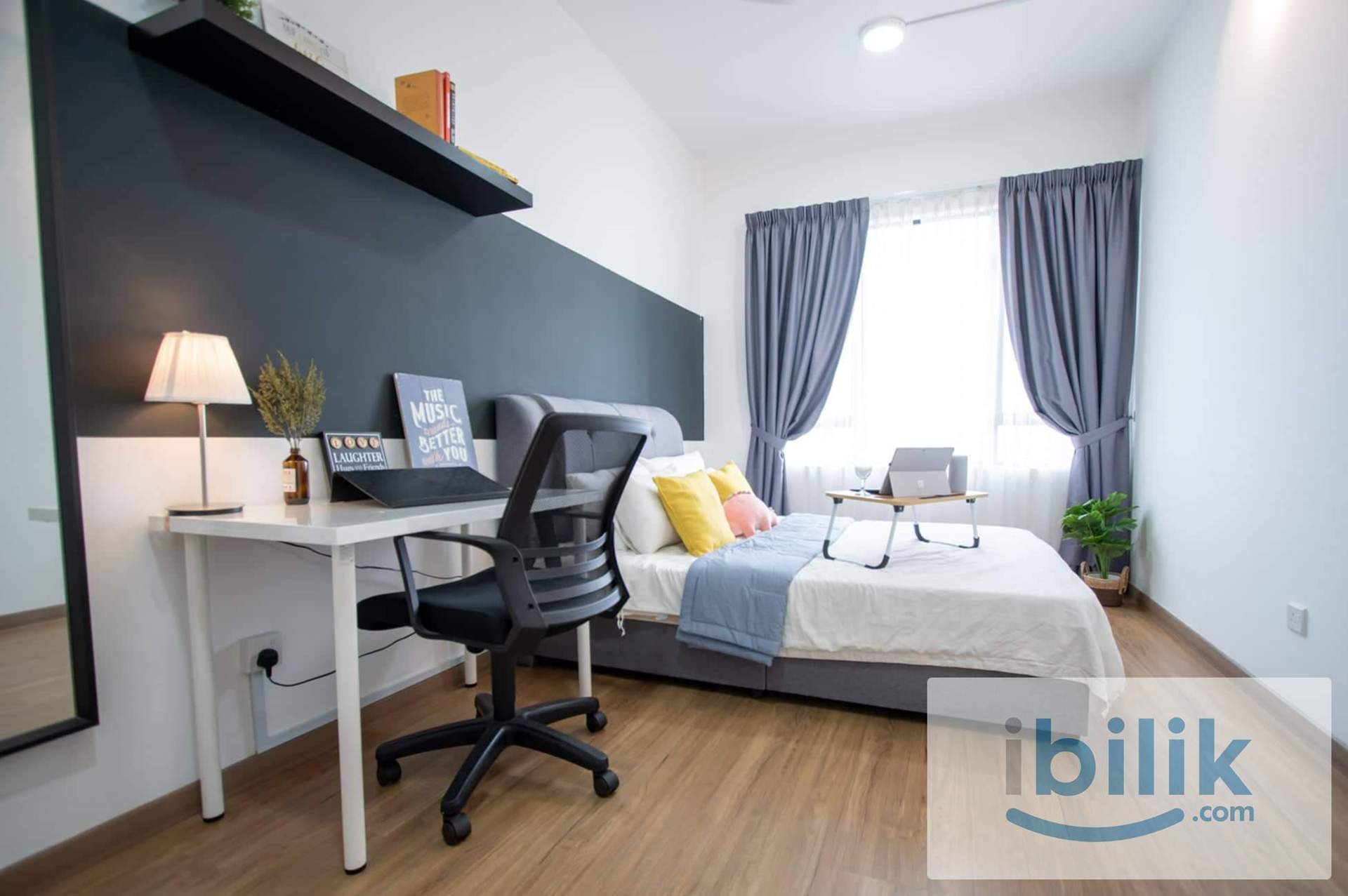 Master Bedroom with Private Bathroom - Image 1