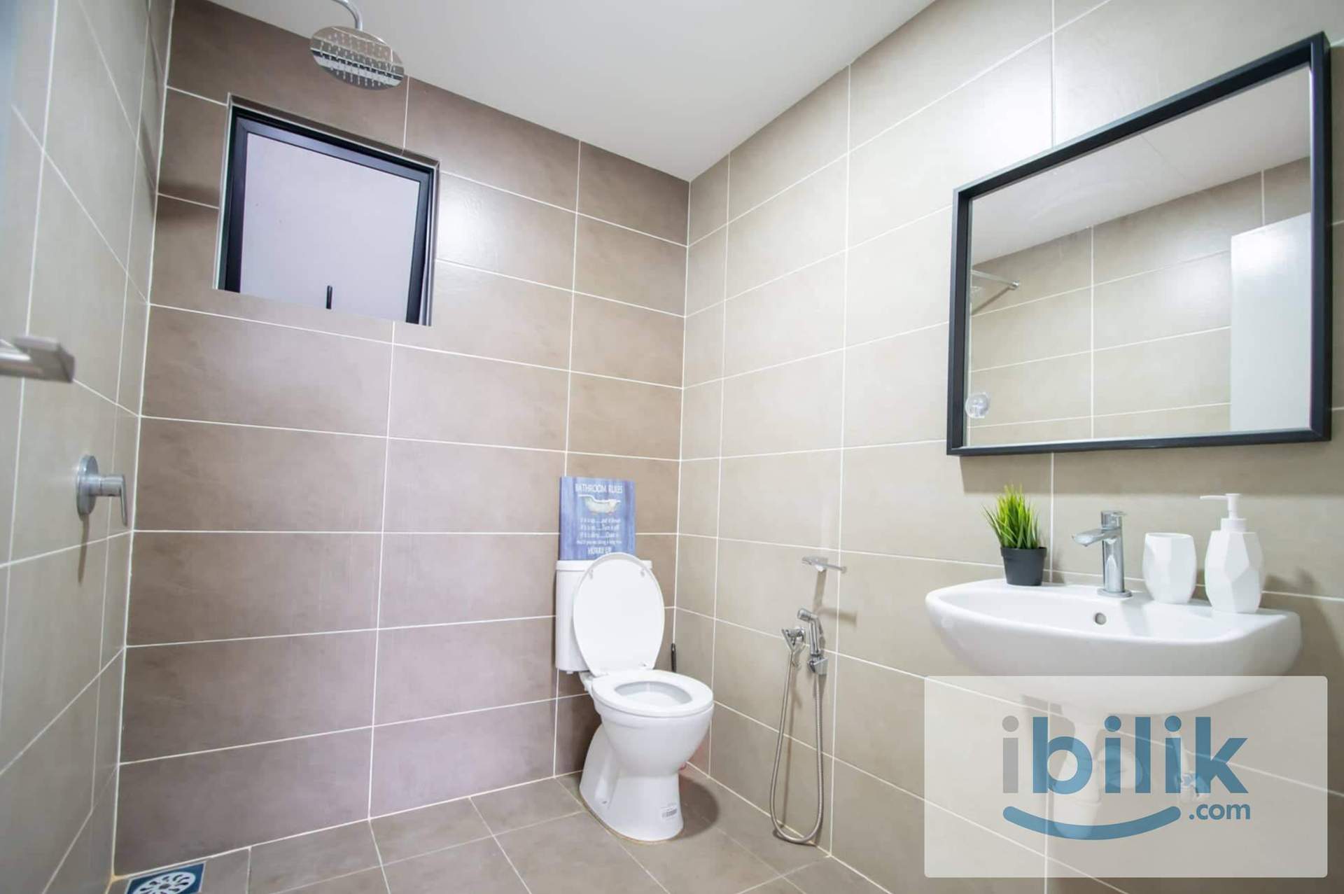 Master Bedroom with Private Bathroom - Image 2