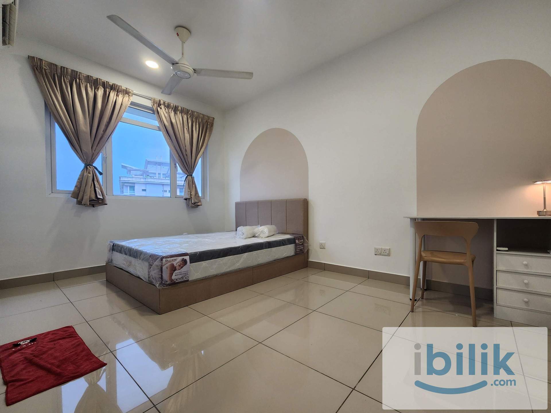 NEW Female Master Bedroom with Private Bathroom for RENT @ Seksyen 22 Shah Alam - Image 1
