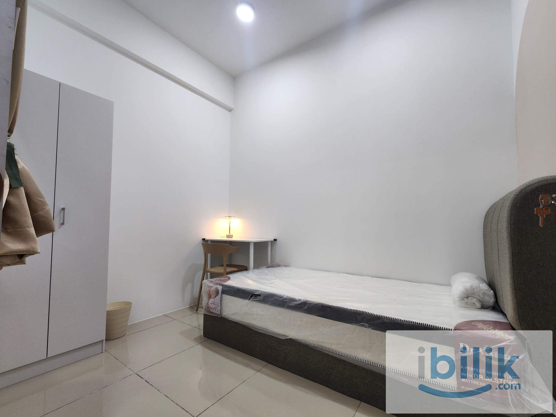 Female Economy Single Bedroom for RENT @ V Residensi 2 Shah Alam - Image 1